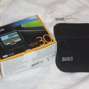 Garmin Nuvi 30 Portable GPS With Vehicle Plug In And Suction Mount Bundle